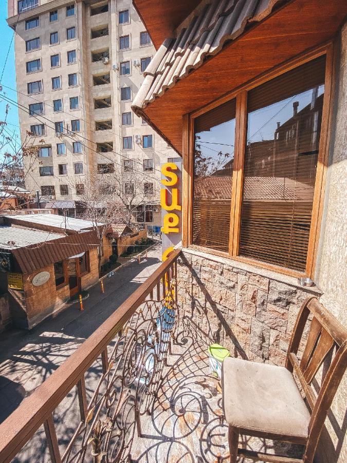 Crystal Villa Hotel Erivan Dış mekan fotoğraf